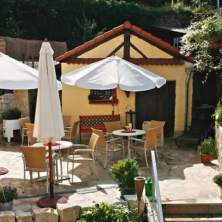 Gasthof Zum Brunnen Mornsheim Luaran gambar