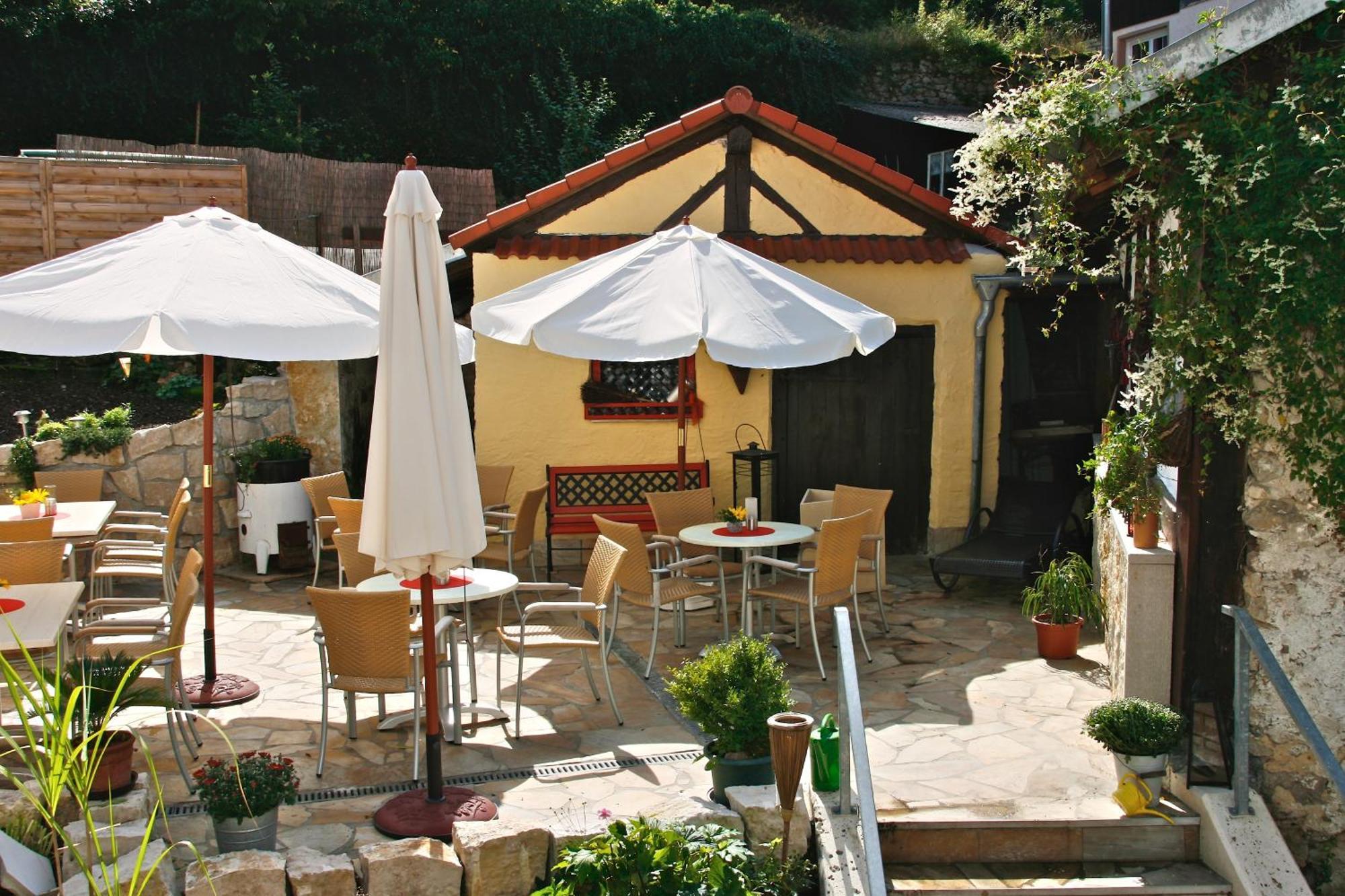 Gasthof Zum Brunnen Mornsheim Luaran gambar