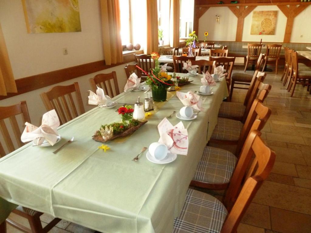 Gasthof Zum Brunnen Mornsheim Luaran gambar