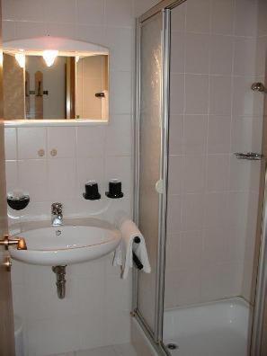 Gasthof Zum Brunnen Mornsheim Bilik gambar